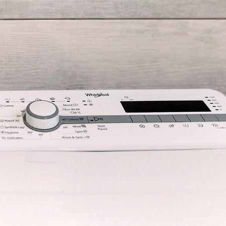 Loft Condo Next To Metro Station. Amazing View! Атина Екстериор снимка