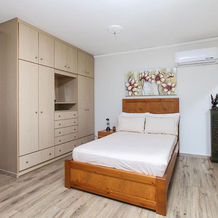 Loft Condo Next To Metro Station. Amazing View! Атина Екстериор снимка