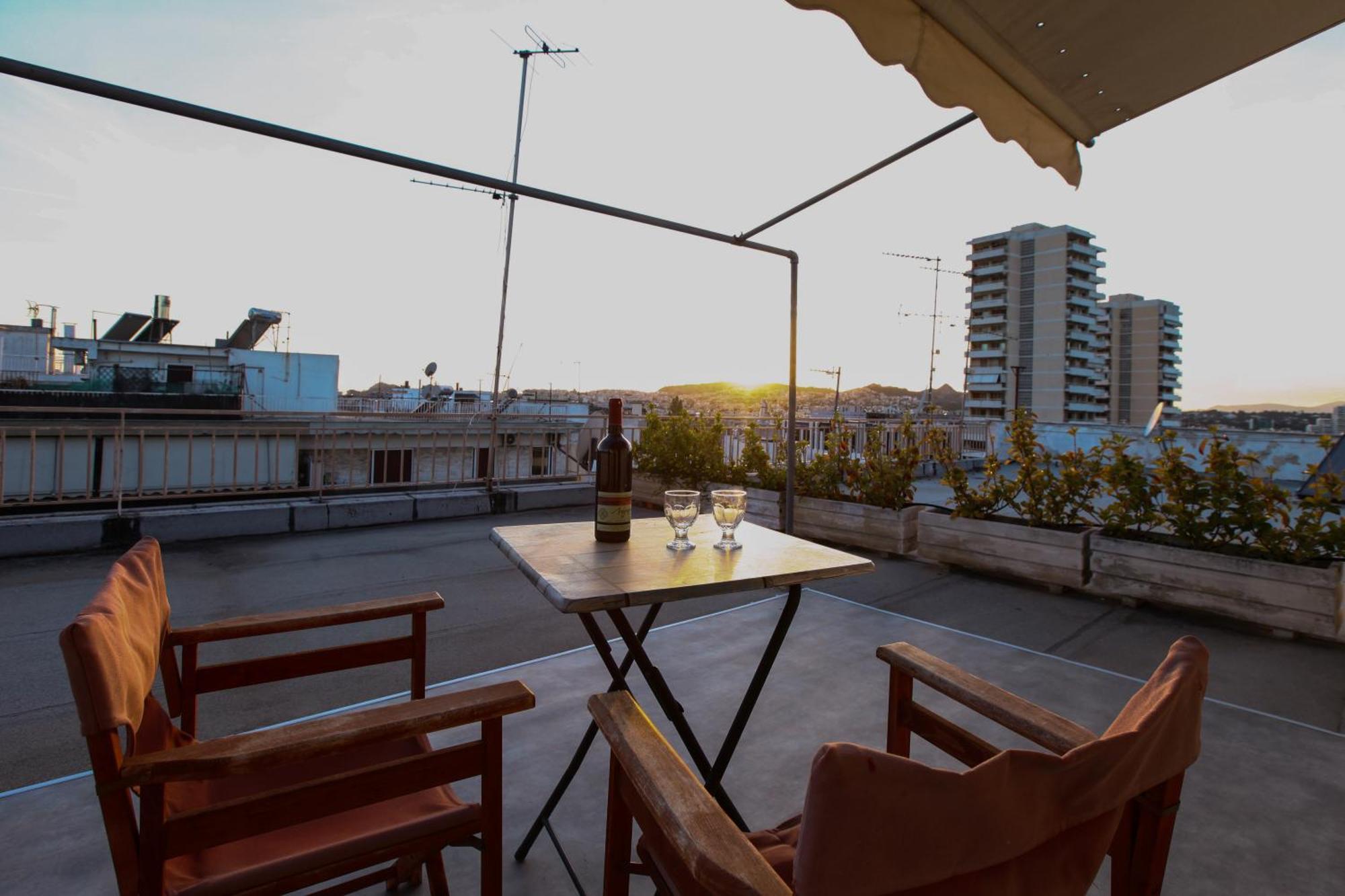 Loft Condo Next To Metro Station. Amazing View! Атина Екстериор снимка