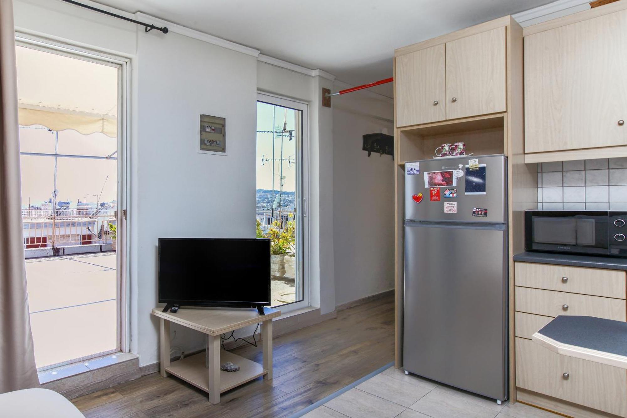Loft Condo Next To Metro Station. Amazing View! Атина Екстериор снимка