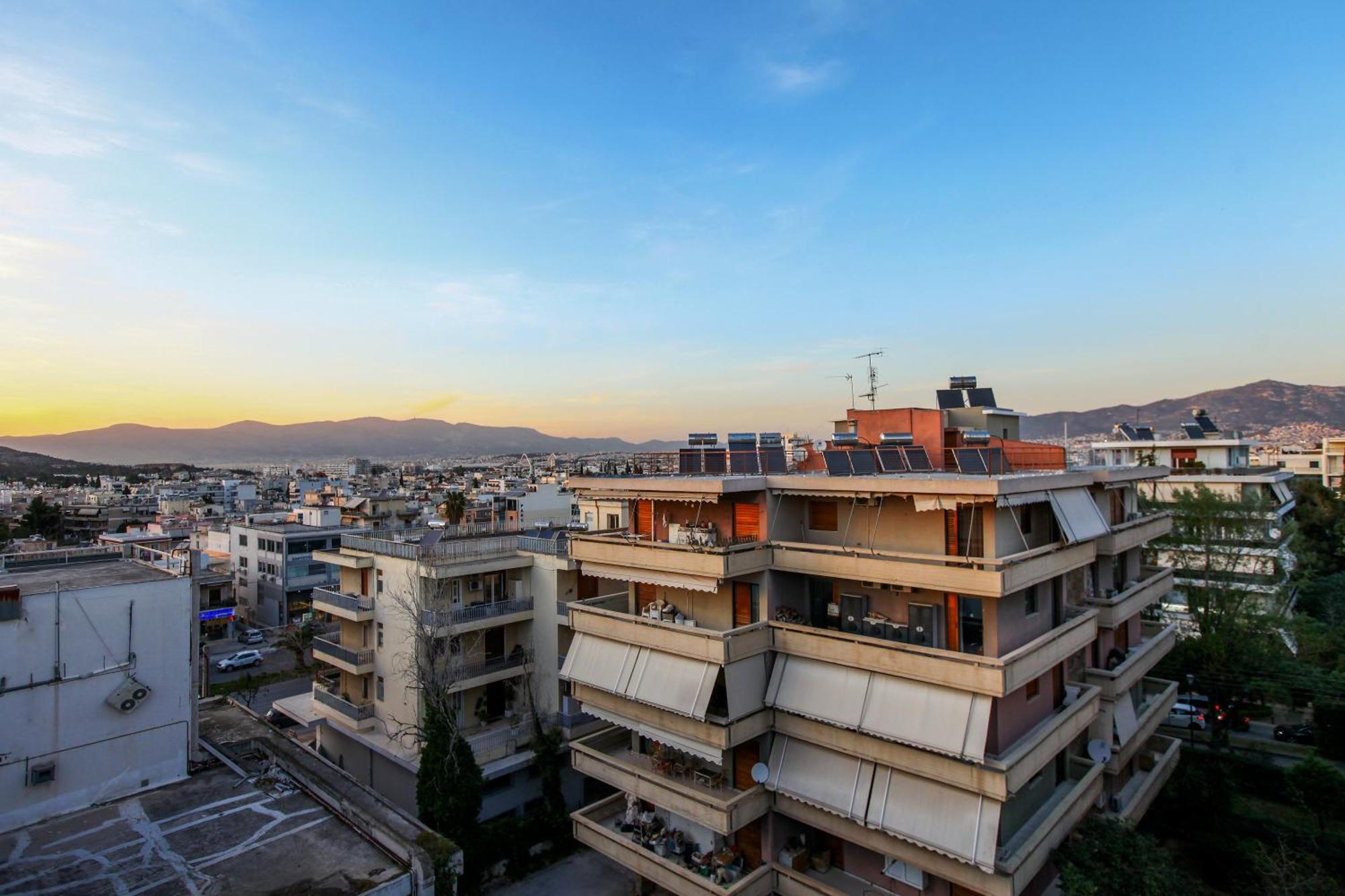 Loft Condo Next To Metro Station. Amazing View! Атина Екстериор снимка